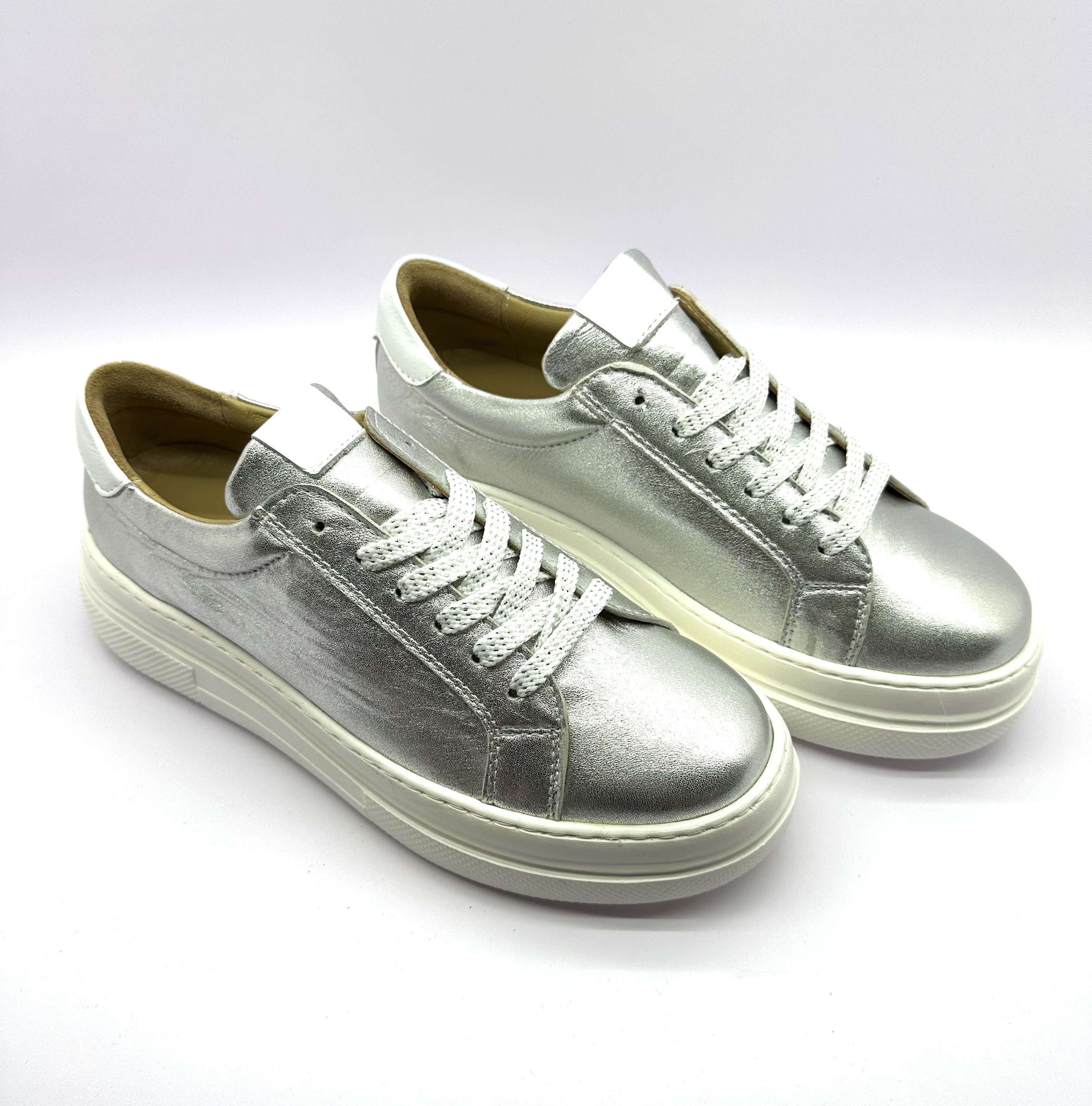 Patike Noa Noir 2668 GOAT SILVER